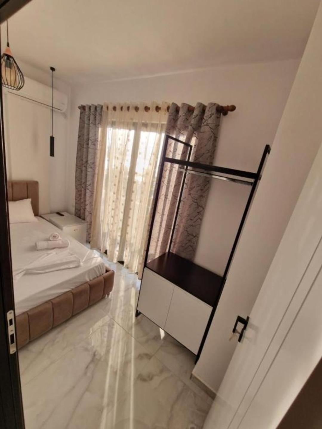 Blue Hotel Εξαμίλιο Εξωτερικό φωτογραφία