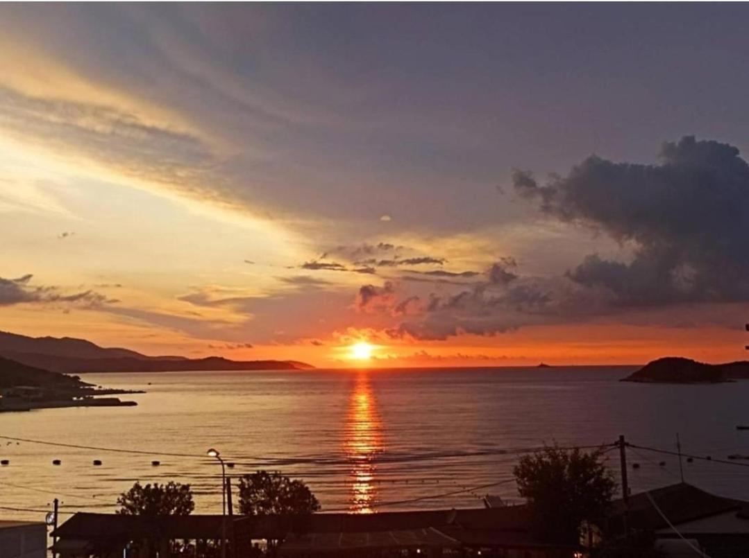 Blue Hotel Εξαμίλιο Εξωτερικό φωτογραφία