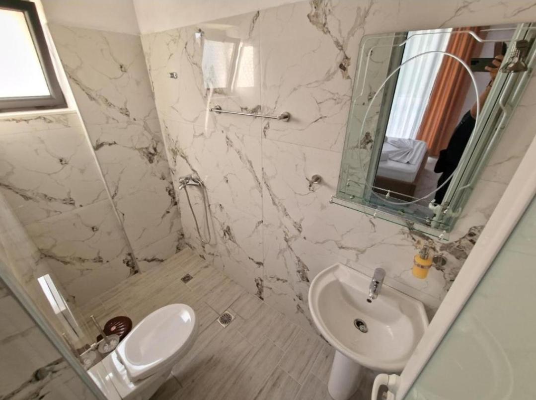 Blue Hotel Εξαμίλιο Εξωτερικό φωτογραφία