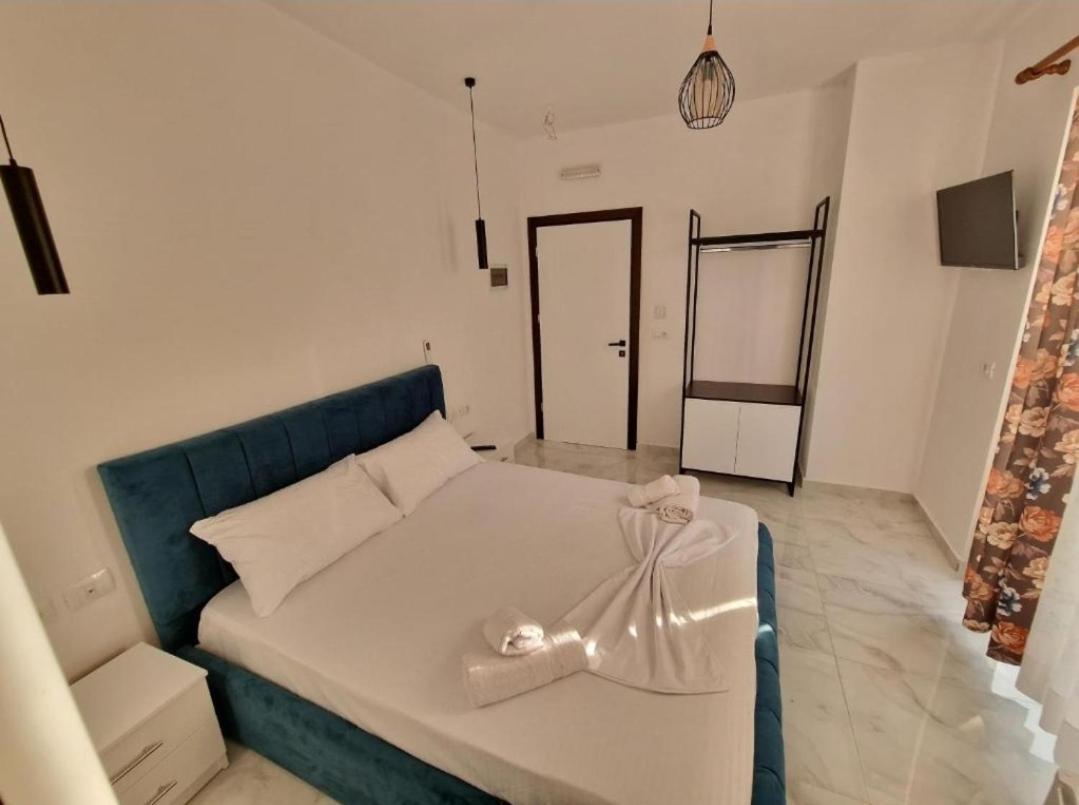 Blue Hotel Εξαμίλιο Εξωτερικό φωτογραφία