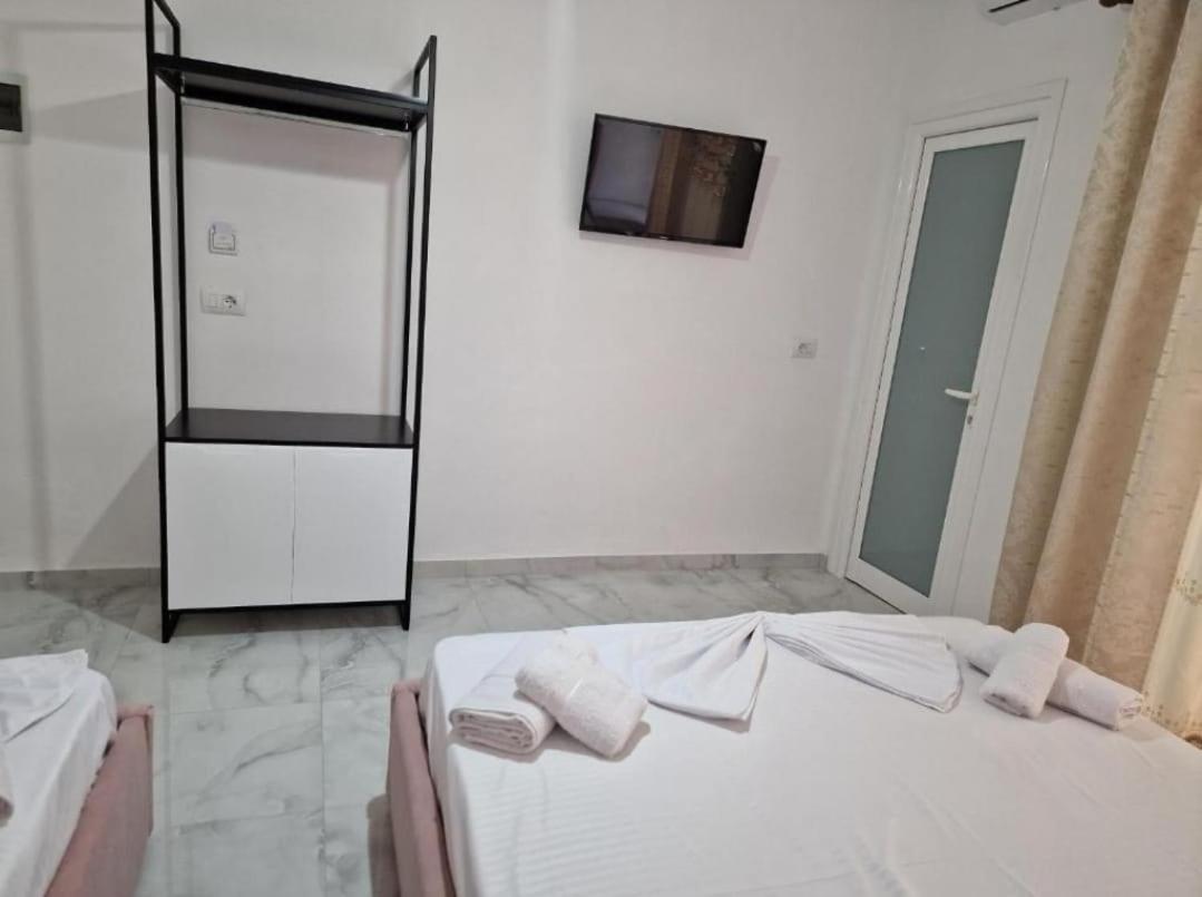 Blue Hotel Εξαμίλιο Εξωτερικό φωτογραφία